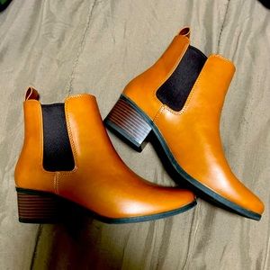 NWOT A New Day “Ellie” Chelsea Boots in Cognac, size 7.5